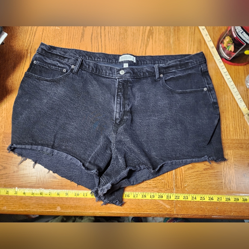 ABERCROMBIE & FITCH BLACK THE '90S RELAXED CUTOFF SHORT HI-RISE 36/22